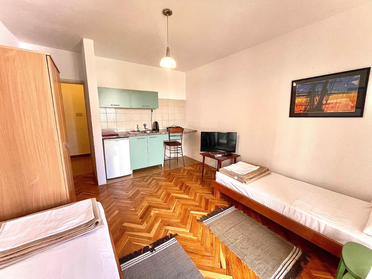Apartments Maslina スヴェティ・ステファン エクステリア 写真